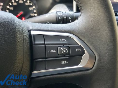 Used 2025 Jeep Compass Latitude AWD/4WD image 21