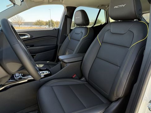 New 2026 Chevrolet Trax ACTIV w/ Sunroof Package image 23