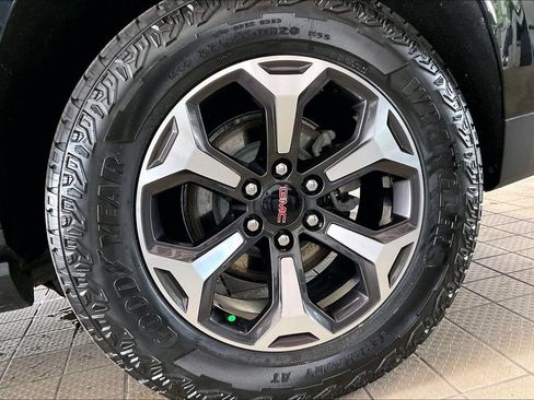 Used 2025 GMC Yukon AT4 Ultimate AWD/4WD image 33