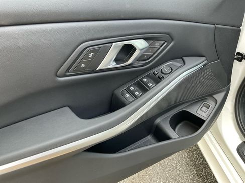 Used 2024 BMW 330i Sedan w/ M Sport Package RWD image 31