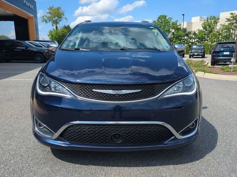 Used 2018 Chrysler Pacifica Limited w/ Advanced Safetytec Group FWD image 9