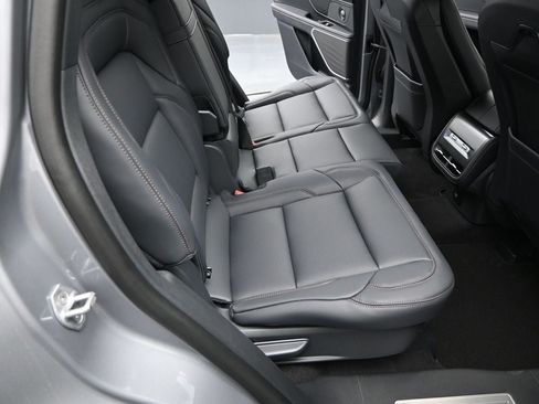 New 2025 Lincoln Nautilus Premier w/ Equipment Group 102A image 33