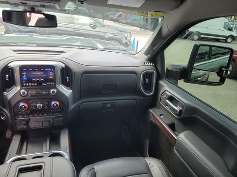 Used 2020 GMC Sierra 2500 SLT w/ SLT Premium Plus Package AWD/4WD image 9