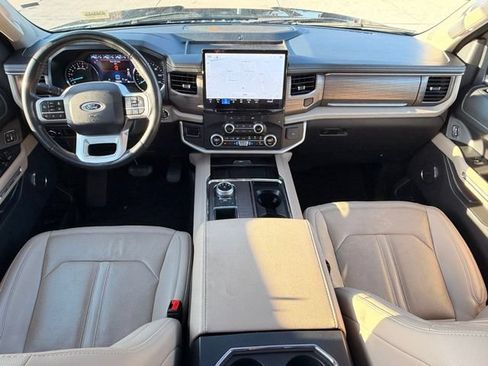Used 2024 Ford Expedition Limited RWD image 13