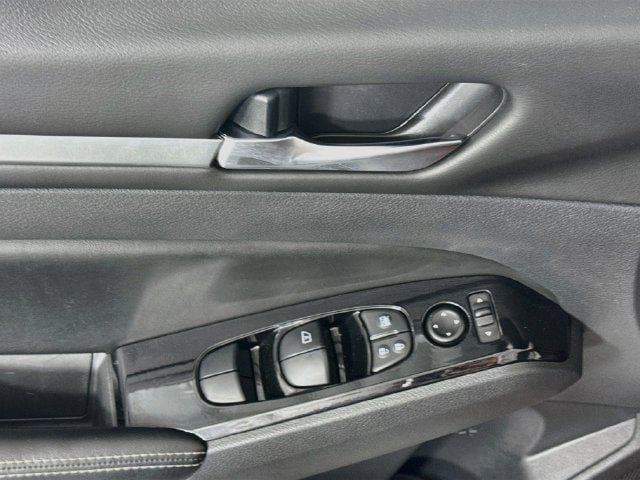 Used 2023 Nissan Altima 2.5 SV FWD image 17