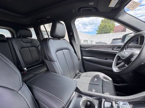 New 2026 Jeep Grand Cherokee Limited AWD/4WD image 19