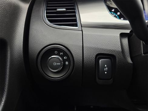 Used 2013 Ford Taurus SEL image 29