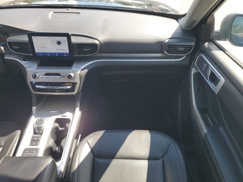 Used 2022 Ford Explorer XLT w/ Equipment Group 202A image 21