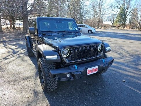 Used 2024 Jeep Wrangler Willys image 8