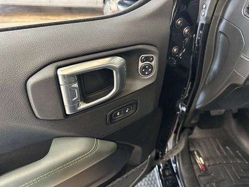 Used 2024 Jeep Wrangler High Altitude AWD/4WD image 12