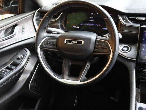 Used 2022 Jeep Grand Cherokee L Limited AWD/4WD image 29