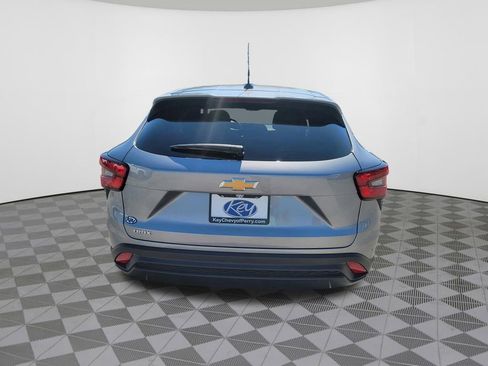 Used 2024 Chevrolet Trax LS w/ Driver Confidence Package FWD image 8