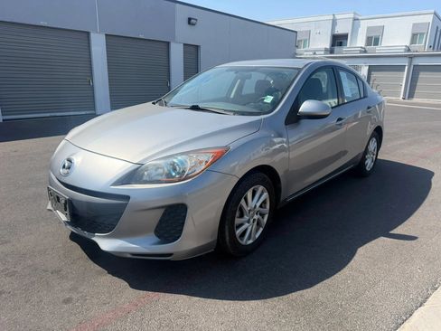 Used 2012 MAZDA MAZDA3 i Touring FWD image 2