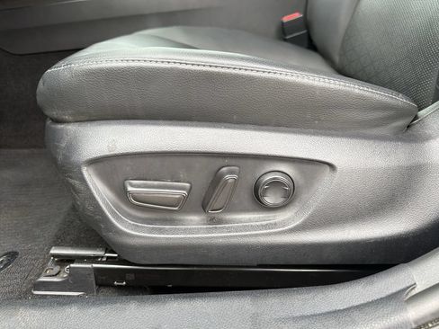 Used 2022 Toyota Camry XSE FWD image 10