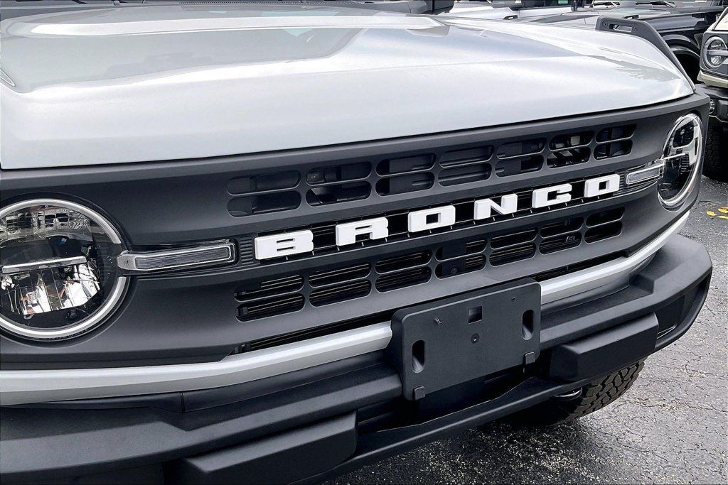 Certified 2026 Ford Bronco 2-Door w/ Sasquatch Package AWD/4WD image 30