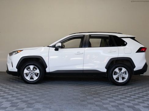 Used 2019 Toyota RAV4 XLE w/ Carpet Mat Package AWD/4WD image 7