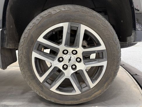 Used 2023 Chevrolet Colorado Z71 w/ Z71 Convenience Package 2 image 45