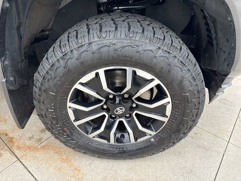 Used 2023 Toyota Tacoma TRD Sport w/ Technology Package AWD/4WD image 10