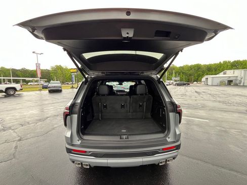 Used 2024 Chevrolet Traverse Z71 AWD/4WD image 12