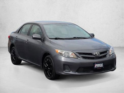 Used 2012 Toyota Corolla LE image 3