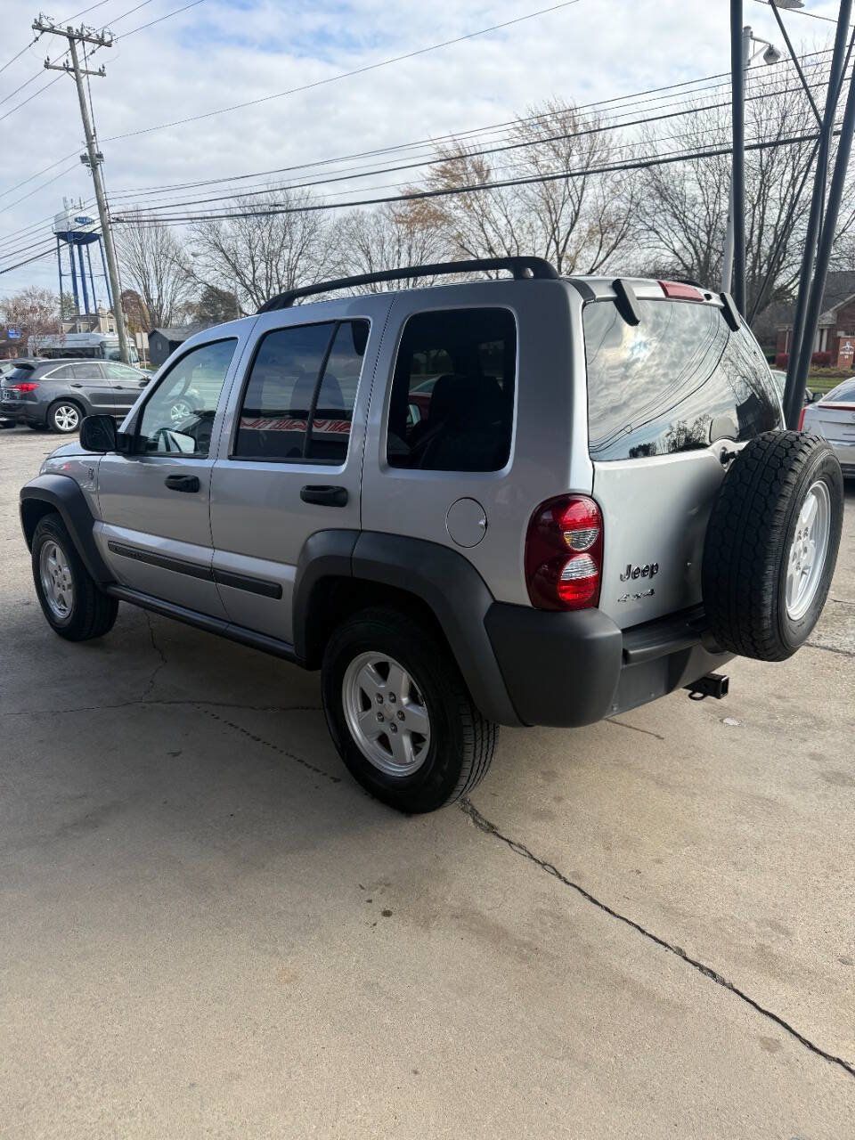 Used 2007 Jeep Liberty Sport AWD/4WD image 4