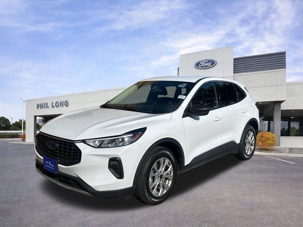 Used 2023 Ford Escape Active AWD/4WD image 3