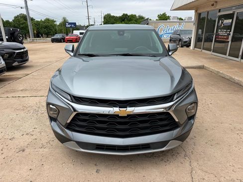Used 2025 Chevrolet Blazer LT AWD/4WD image 2