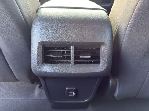 Used 2020 Chevrolet Equinox LT image 31