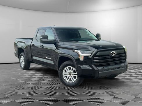 Used 2023 Toyota Tundra SR5 w/ SR5 Convenience Package AWD/4WD image 5