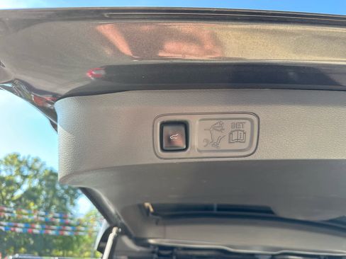 Used 2021 Ford Expedition Limited image 17