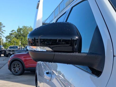 New 2026 Ford Expedition Platinum w/ Stealth Performance Package AWD/4WD image 11