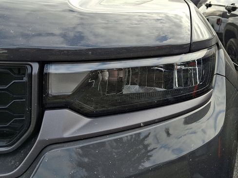 New 2026 Jeep Grand Cherokee Altitude image 4