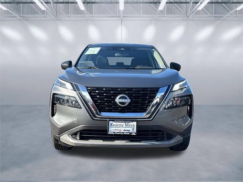 Used 2023 Nissan Rogue S image 2