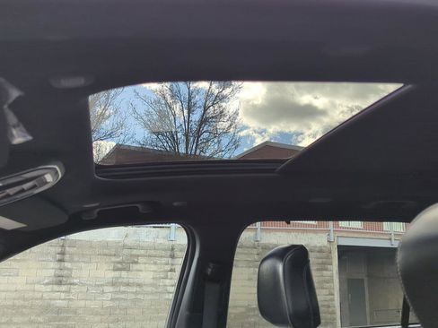 Used 2024 Jeep Grand Cherokee L Limited w/ Luxury Tech Group II image 15