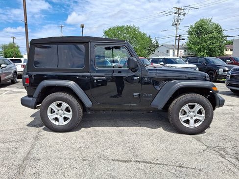 Used 2021 Jeep Wrangler Sport AWD/4WD image 12