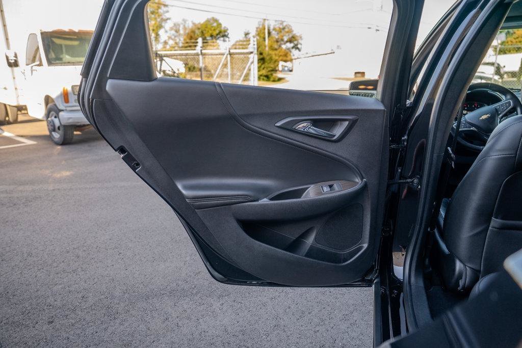 Used 2016 Chevrolet Malibu Premier FWD image 17