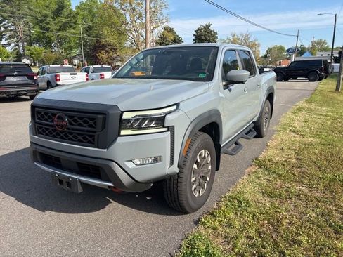 Used 2023 Nissan Frontier PRO-4X w/ Pro Convenience Package AWD/4WD image 8