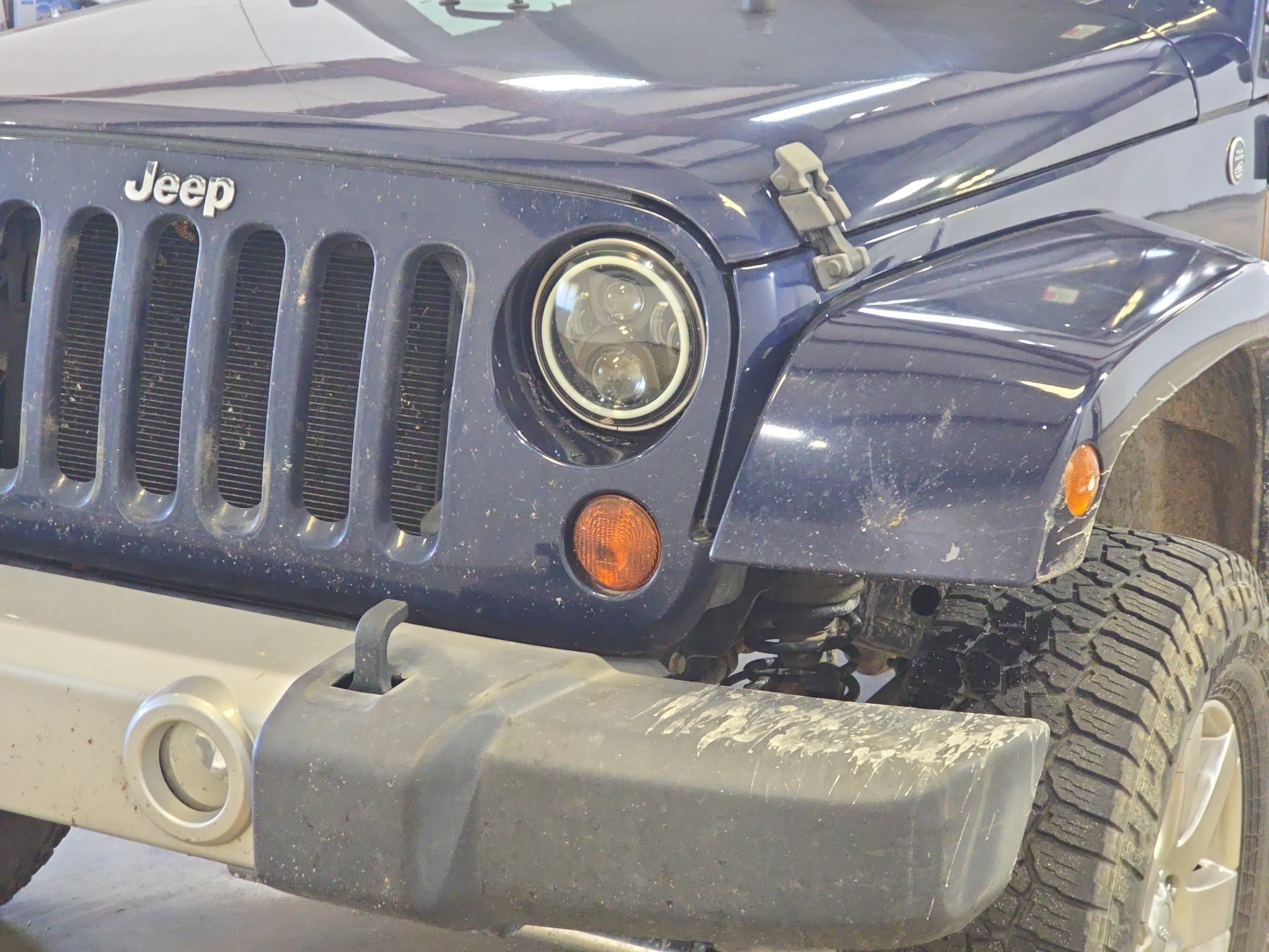Used 2013 Jeep Wrangler Unlimited Sahara w/ Connectivity Group AWD/4WD image 10