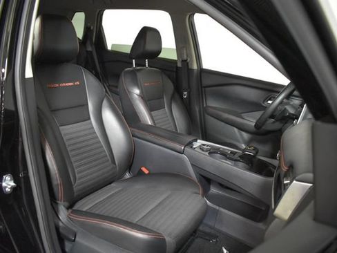 Certified 2025 Nissan Rogue SV AWD/4WD image 34