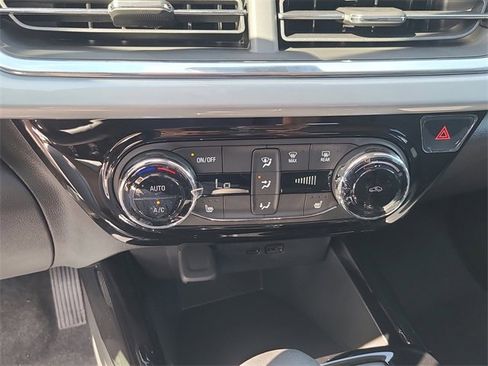 New 2026 Chevrolet Trax LT w/ Driver Confidence Package image 32