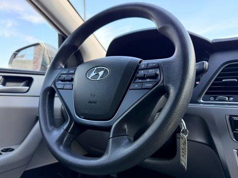Used 2017 Hyundai Sonata SE FWD image 10