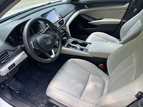 Used 2020 Honda Accord EX image 9