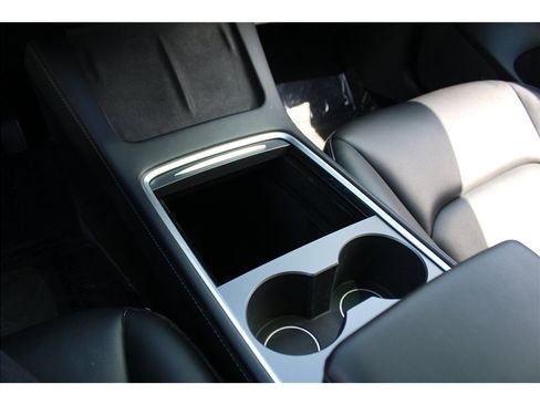 Used 2022 Tesla Model 3 RWD image 16