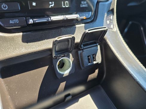 Used 2015 GMC Yukon SLT AWD/4WD image 14