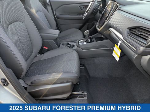 Certified 2025 Subaru Forester Premium image 38