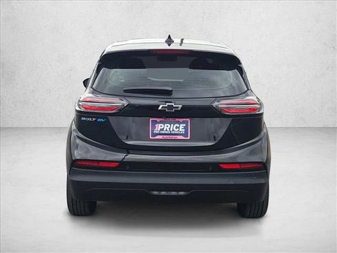 Used 2023 Chevrolet Bolt LT w/ Infotainment Package image 5