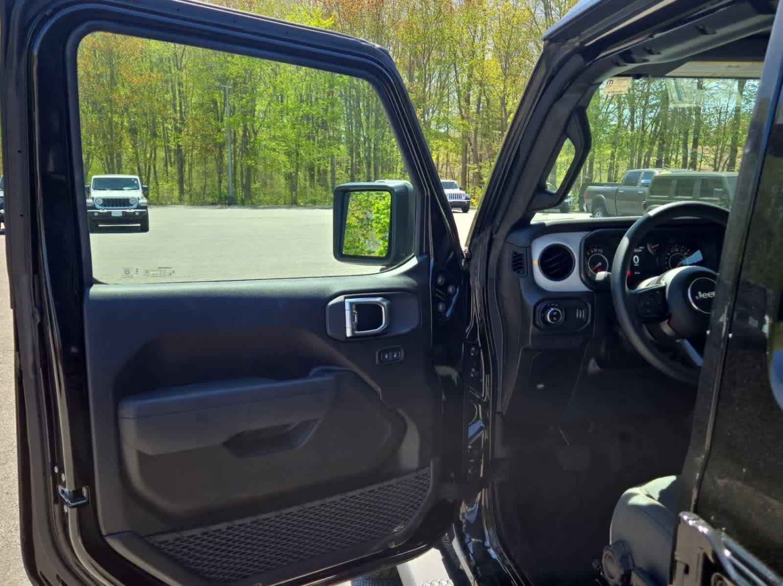 New 2026 Jeep Gladiator Sport AWD/4WD image 11