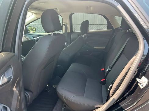Used 2016 Ford Focus SE FWD image 8