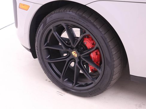 Used 2026 Porsche Macan GTS AWD/4WD image 11
