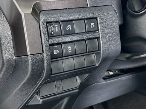 Certified 2025 Toyota 4Runner SR5 AWD/4WD image 15